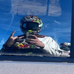 Meet your Posher, Travis